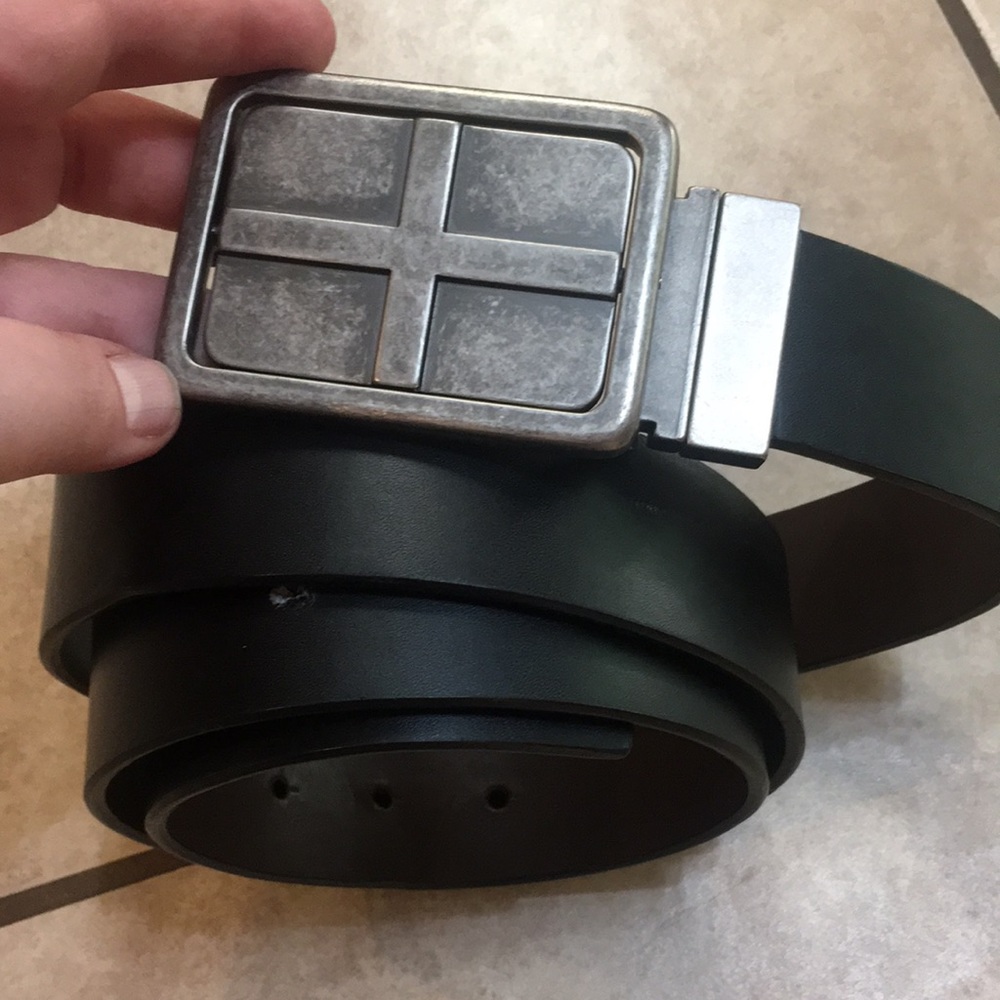 Reversible buckle belt